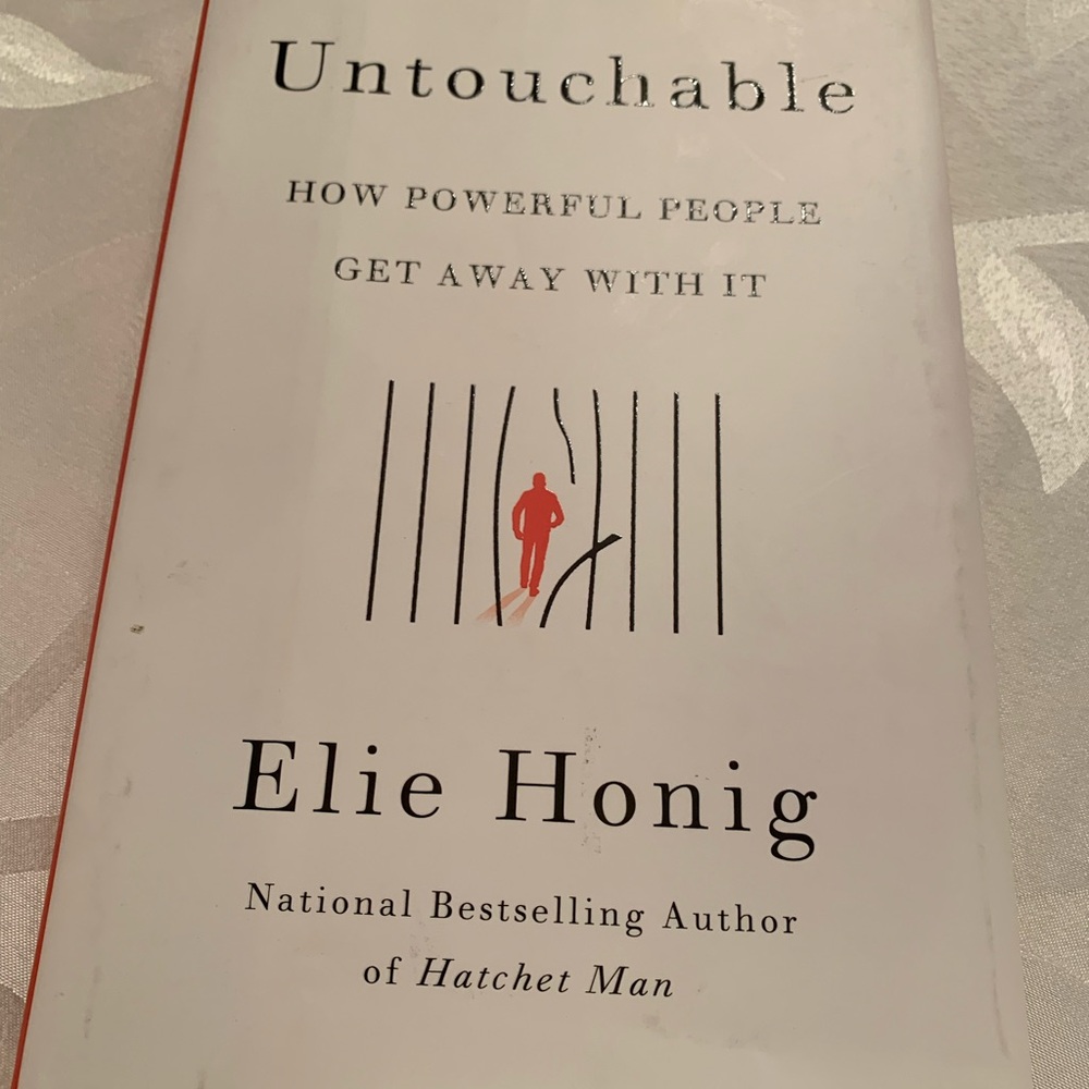 Eli’s Honig is CNN, senior legal analyst and best selling author of Hatchet Man